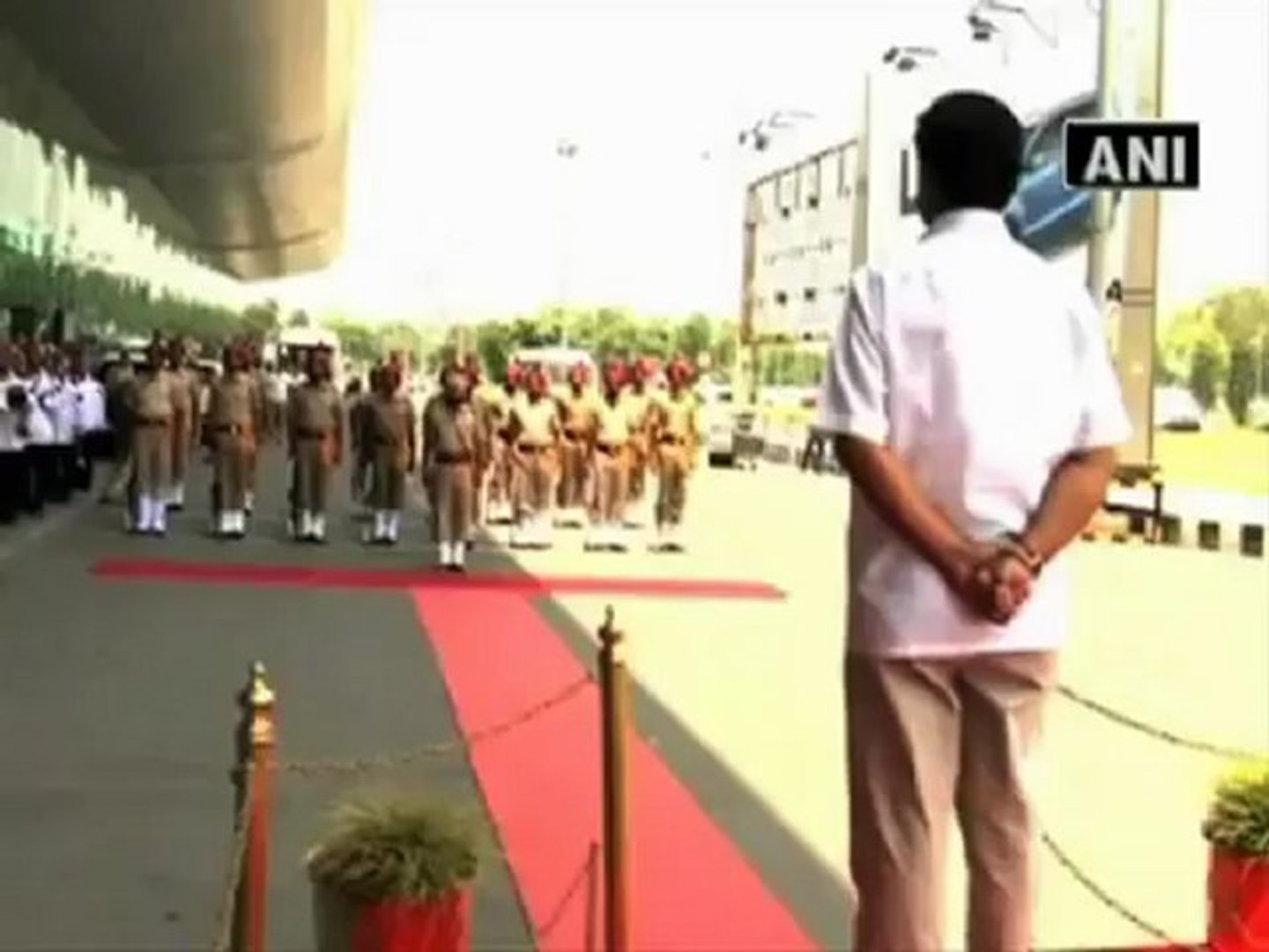 Security beefed up at Wagah ICP after military threat.mp4