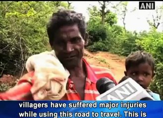 Villagers suffer due to poor road connectivity in Purulia.mp4