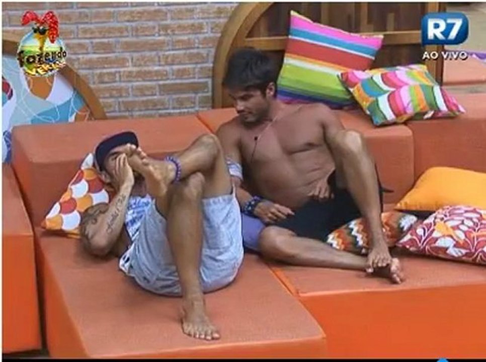 Victor e o lenço da Nat (08/01/13)