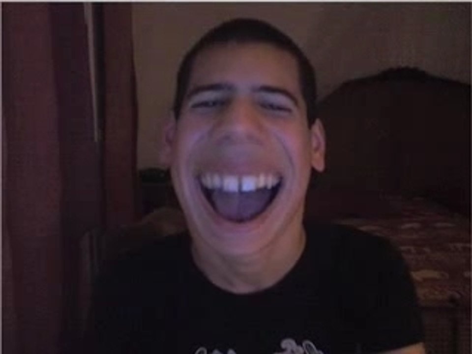 Trop Delire Video