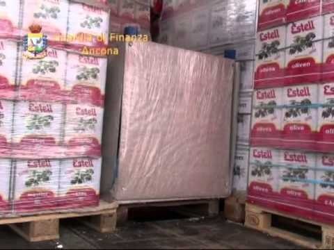 Ancona - Fermati 18 clandestini in porto, arrestato un cittadino greco (08.01.13)