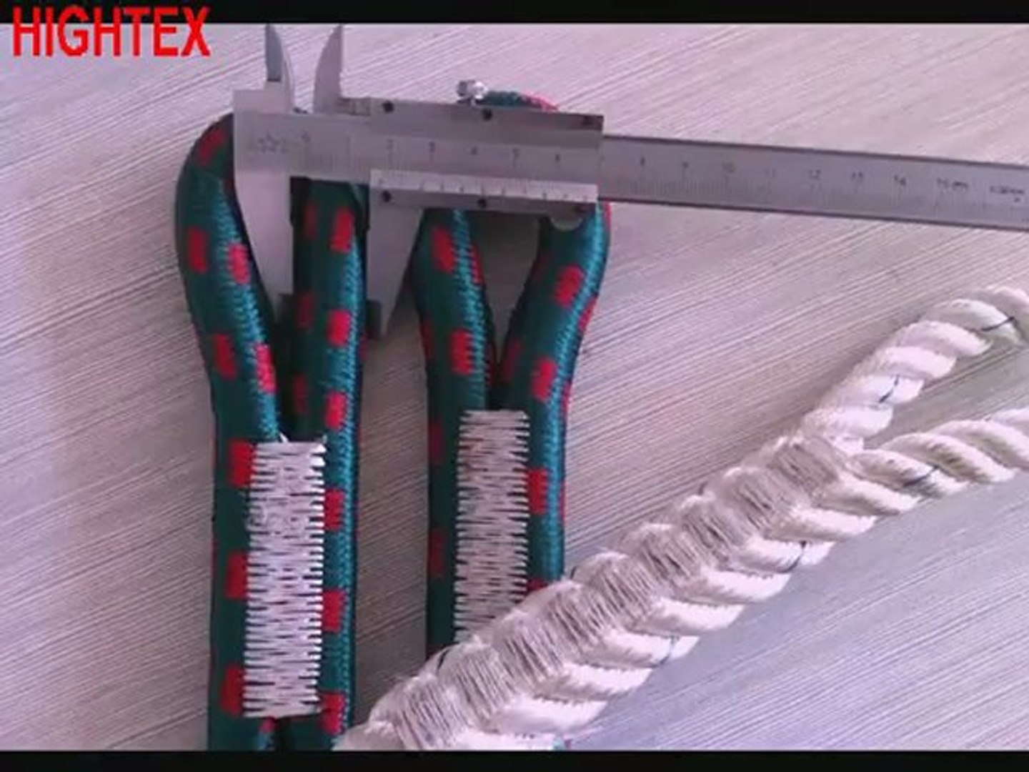 Machine à coudre pour fabrication boucles cousues sur des cordes - Vidéo  Dailymotion