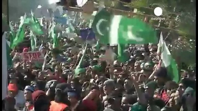 Pakistan. Corruzione, mandato d'arresto contro il premier