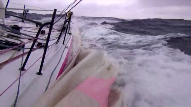 Avarie de voile sur Initiatives coeur - Vendée Globe 2012 - 2013