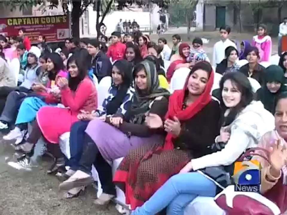 Geo Report-Info Minister Plays Cricket -22 Jan...