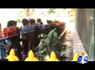 Geo Report-Kareena & Saif at KHI Zoo-09 Feb 2012.mp4