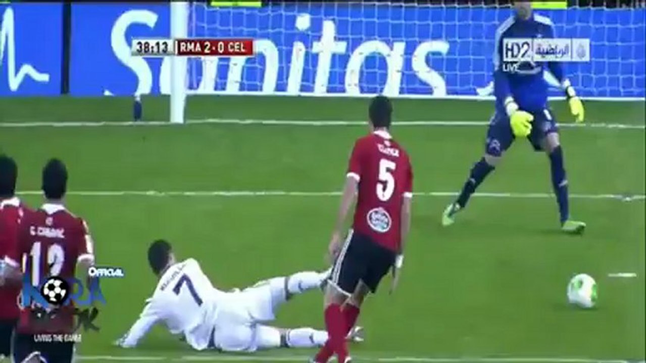 Mourinho trút giận lên trái bóng