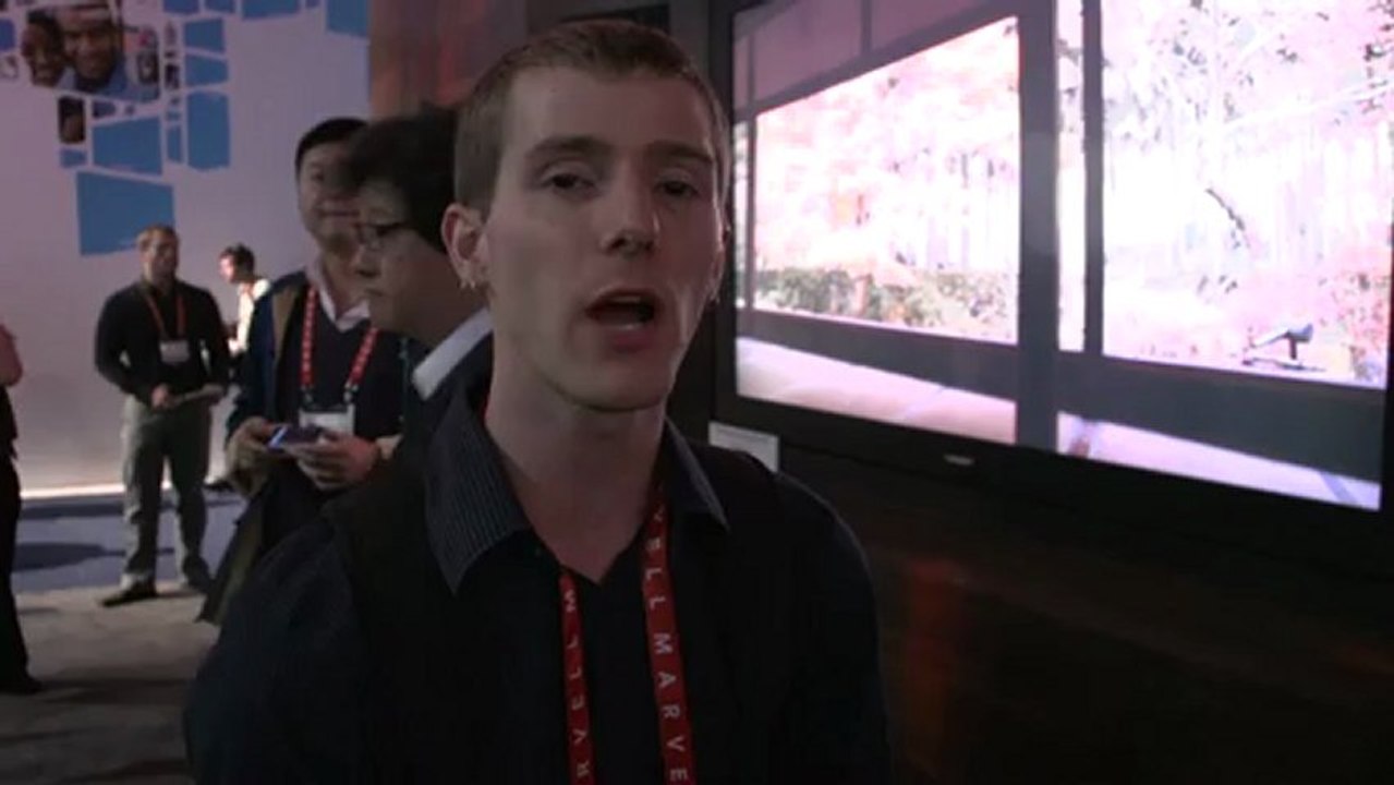 Sharp Flexible OLED Screen Demo - Linus Tech Tips CES 2013