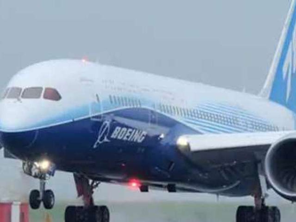 Boeing 787 Dreamliner faces safety setback
