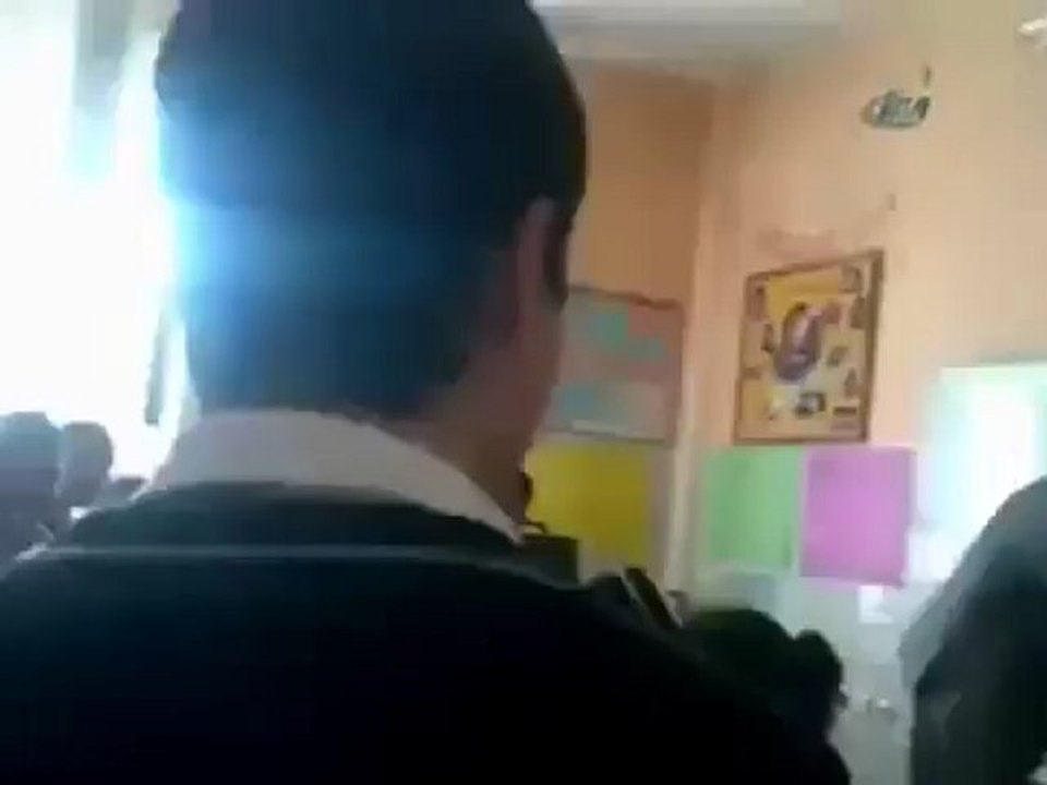 Uçan adam sabri öğrenciyken = Uçan Liseli - YouTube PeriKizi.Net