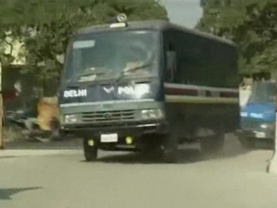 Gang rape suspects arrive at New Delhi court