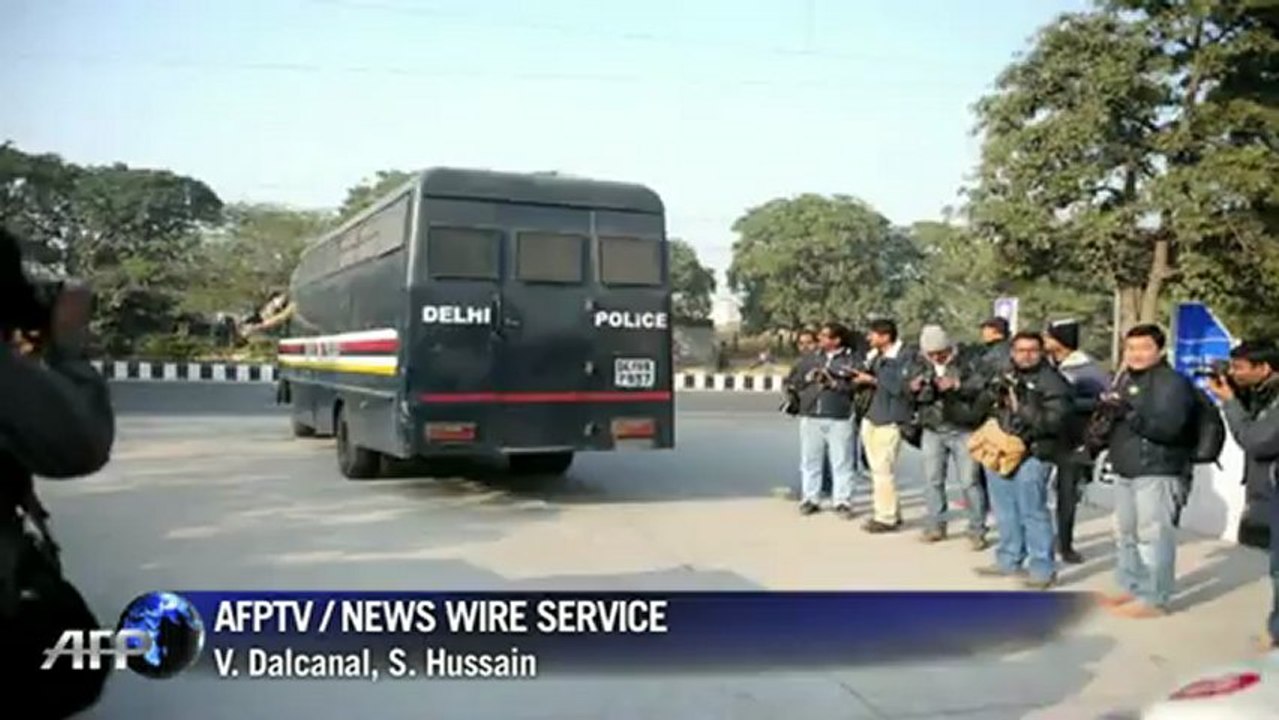 Advogado de estupradores indianos acusa a polícia