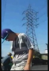 Chileno morre eletrocutado ao fazer acrobacia em torre de energia!!!