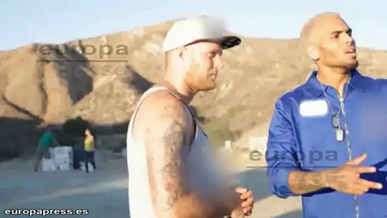 Chris Brown conduce el coche de su ex novia