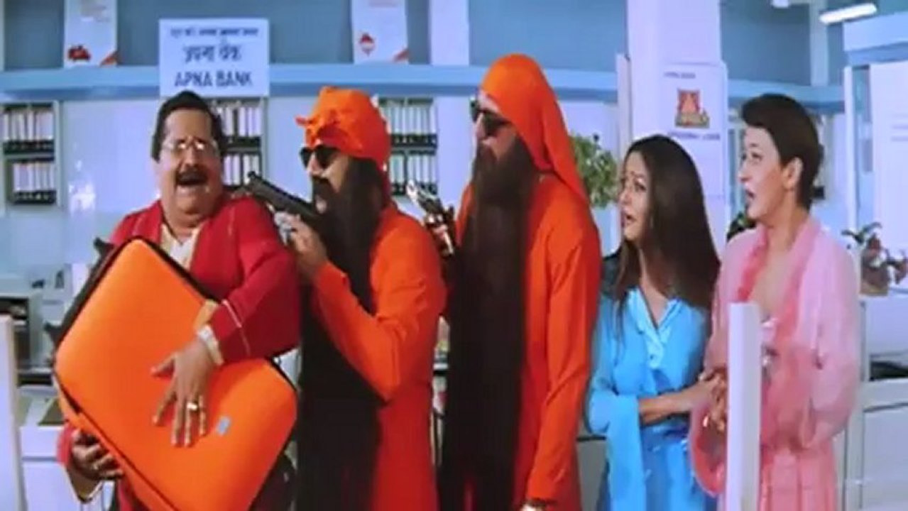 Very Funny Sanjay Dutt and Govinda Robbing Bank In Ek Aur Ek Gyarah.mp4