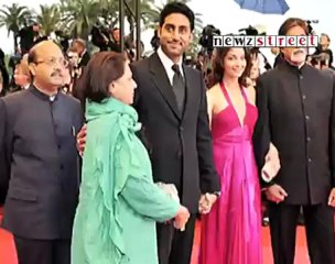 Amitabh Bachchan meets Amar at AIIMS.mp4