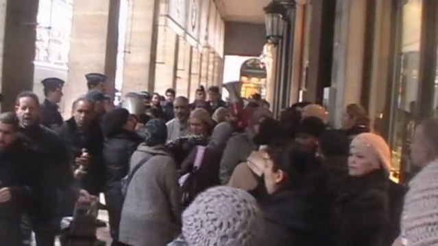 Face à la colère des mal-logés Cécile Duflot annule son repas avec des investisseurs immobiliers .