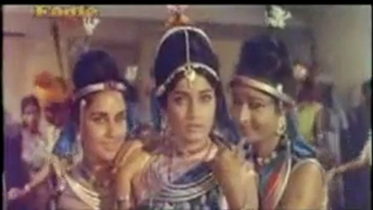 TUM SAB SE HASEEN HO - MOHABAT ZINDAGI HAI