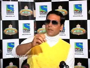 Akshay Kumar on the set of Entertainment ke liye kuch bhi karega.mp4