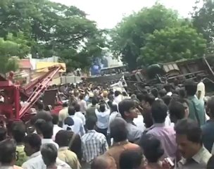 Alagiri skips DMK meet, unlikely to join July 4 stir.mp4