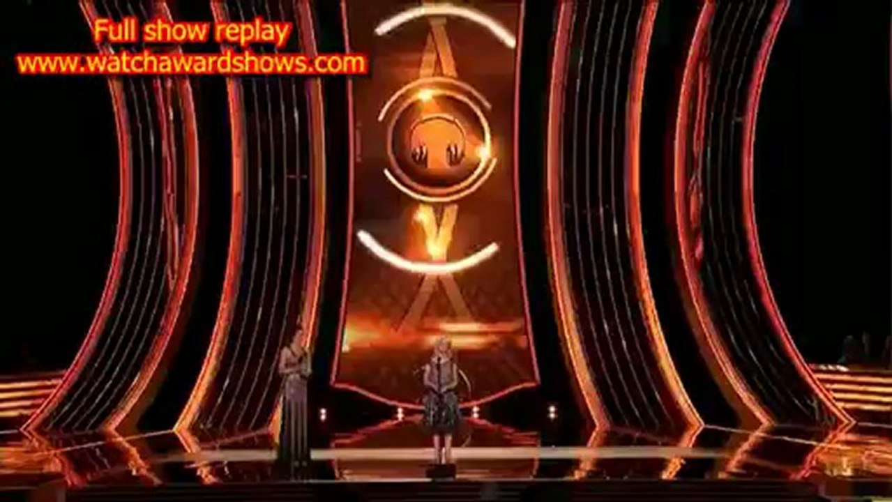 video The Peoples Choice for Favorite Comedic Movie Actress is Jennifer Aniston