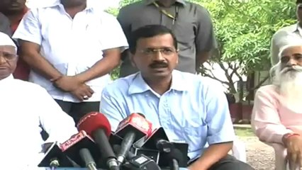Anna, Kejriwal deepen confusion over giving political alternative.mp4