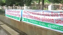 BJD stages silent protest against fuel price hike.mp4