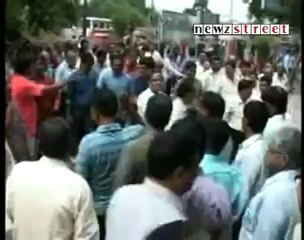 Bank strike hits Noida today.mp4