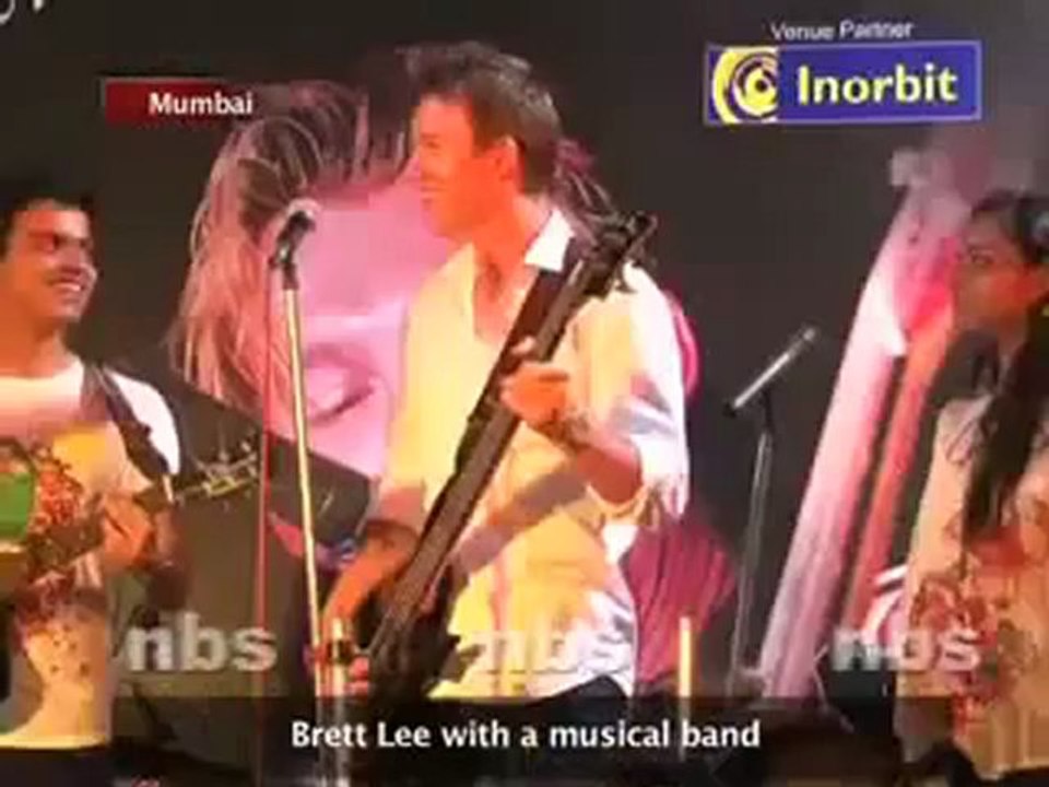 Brett Lee with a musical band.flv.mp4