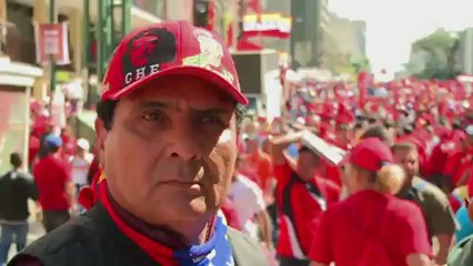 Manifestação de apoio a Chávez reúne multidão em Caracas