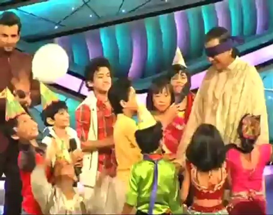 Disco dancer Mithun da celedrates birthday on DID sets.mp4