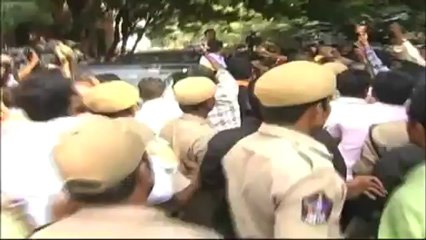 Fresh troubles for Jagan, SC rejects bail plea.mp4
