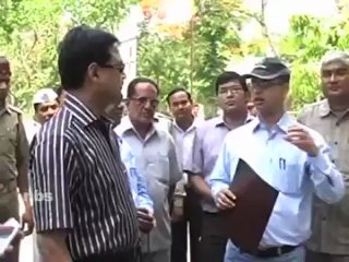 Ghaziabad admin selling fish for a social cause.mp4