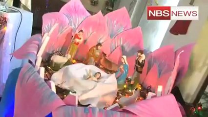 Go red this Christmas Bollywood style !.mp4