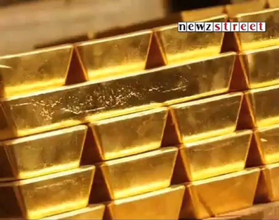 Gold touches Rs 26000 as rupee go weak.mp4