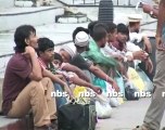 India releases 14 prisoners at Attari Border.mp4