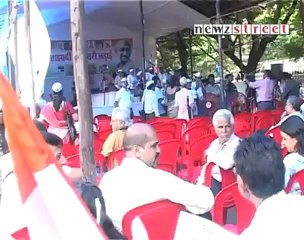 Mumbai singer supports Anna Hazare.mp4