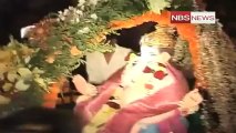 Nana Patekar celebrates Ganpati Visarjan.mp4