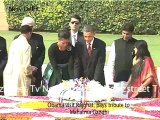 Obama visit Rajghat, pays tribute to Mahatma Gandhi.mp4