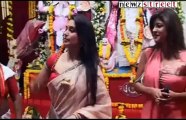 Rani and Kajol dazzle at Durga Puja celebrations.mp4