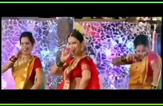 Rozlyn Khan goes lavani way.mp4