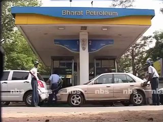 Soaring petrolum prices forces baarat on bullock cart.mp4