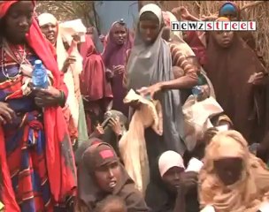 Somalia refugee camp overflowing (1).mp4