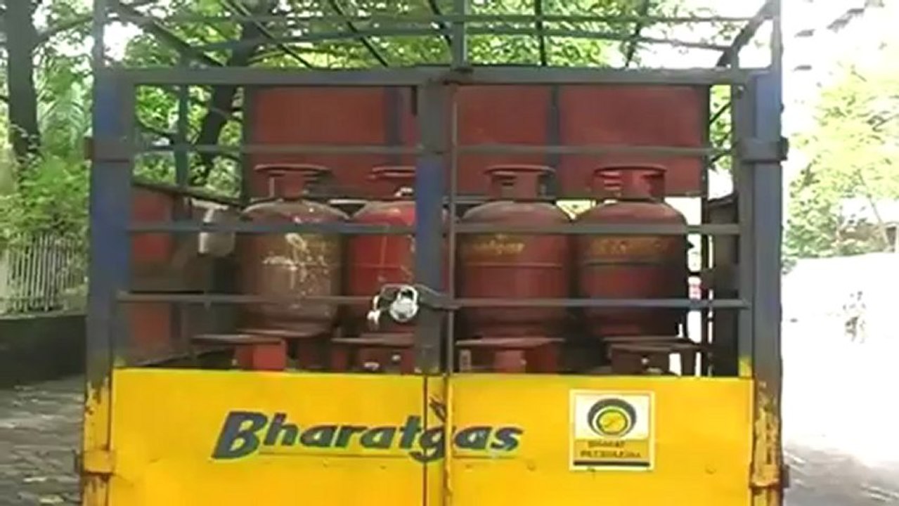 UPA continues on reforms path, cuts sugar subsidy.mp4