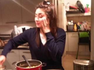 Kareena Turns Chef For Saif