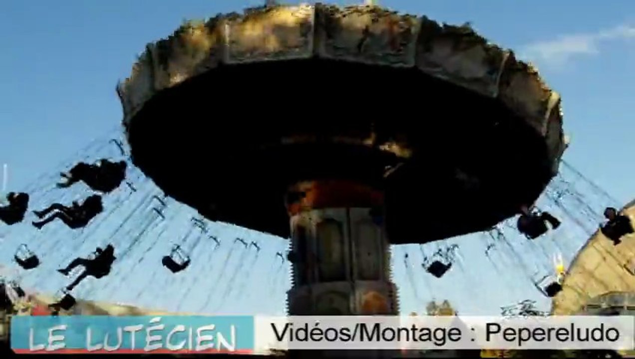 Les Chaises Volantes - Parc Astérix - Rue de Paris