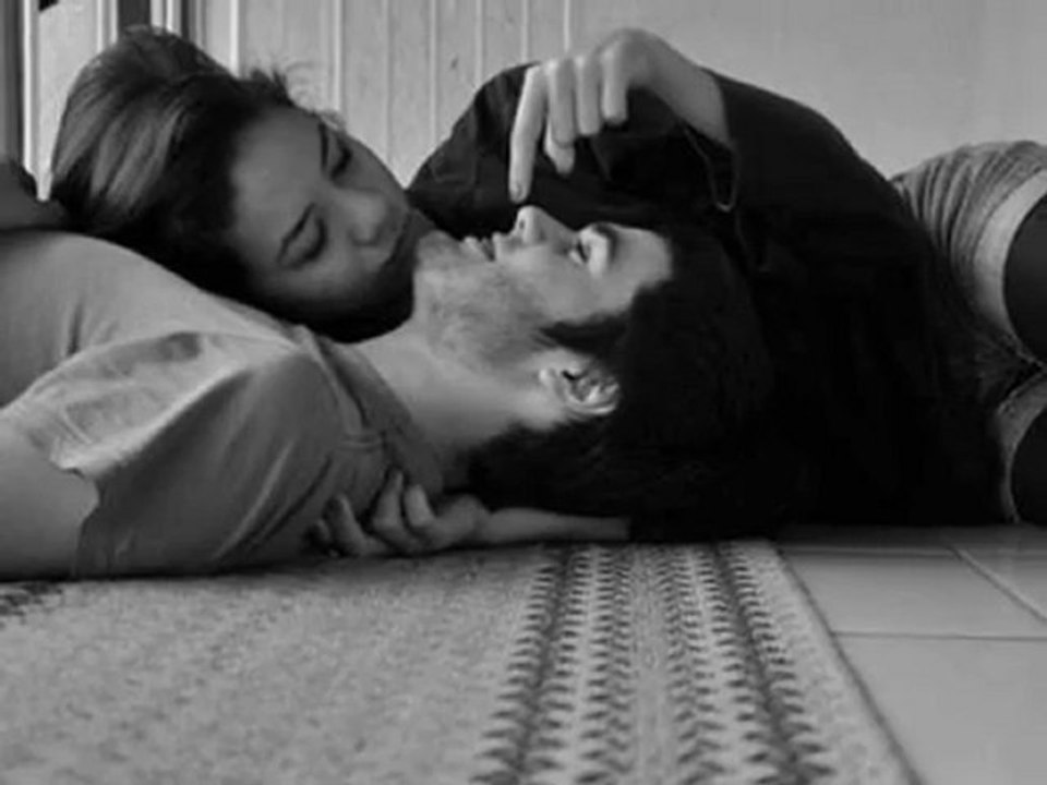 Göğsünde Ağlamak İstiyorum Ben (Y.JANUARY)