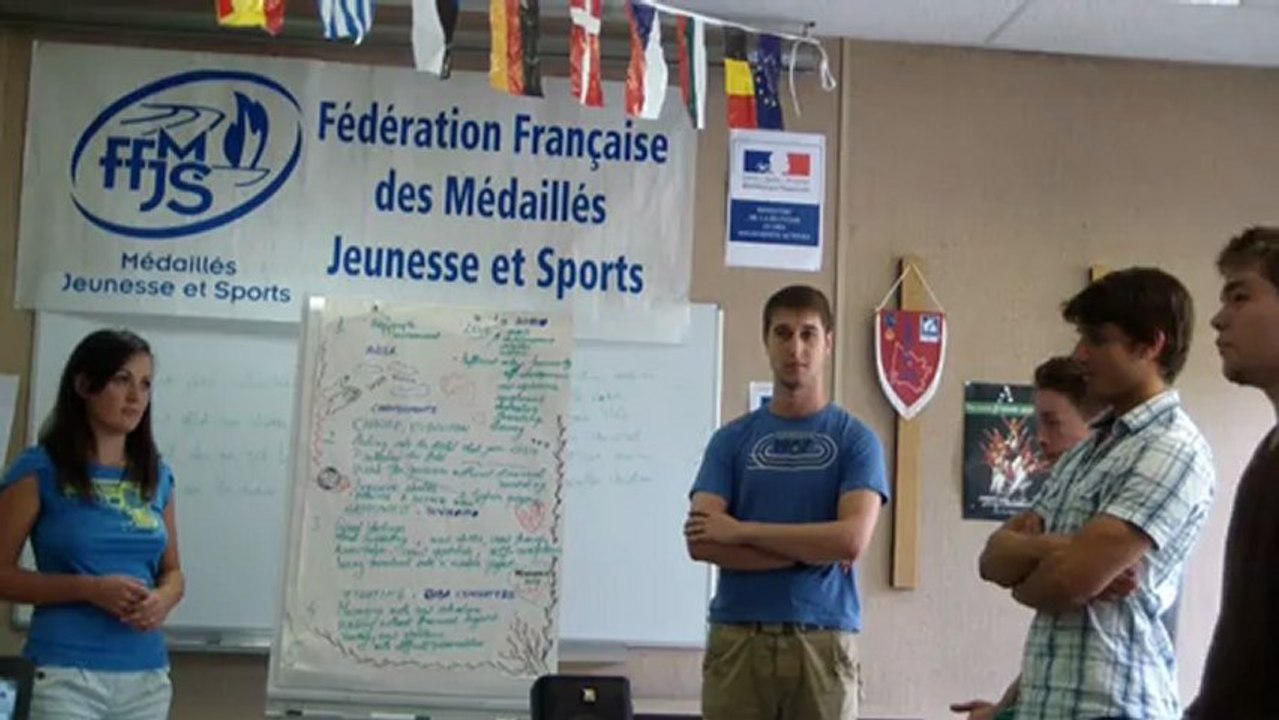 aôut 2012: le bénévolat vu par les jeunes -