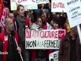 Les salariés de Virgon manifestent devant le Megastore des Champs-Elysées