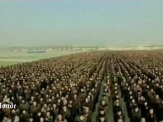 Cérémonie solennelle et emphatique pour l'anniversaire de la mort de Kim Jong-il